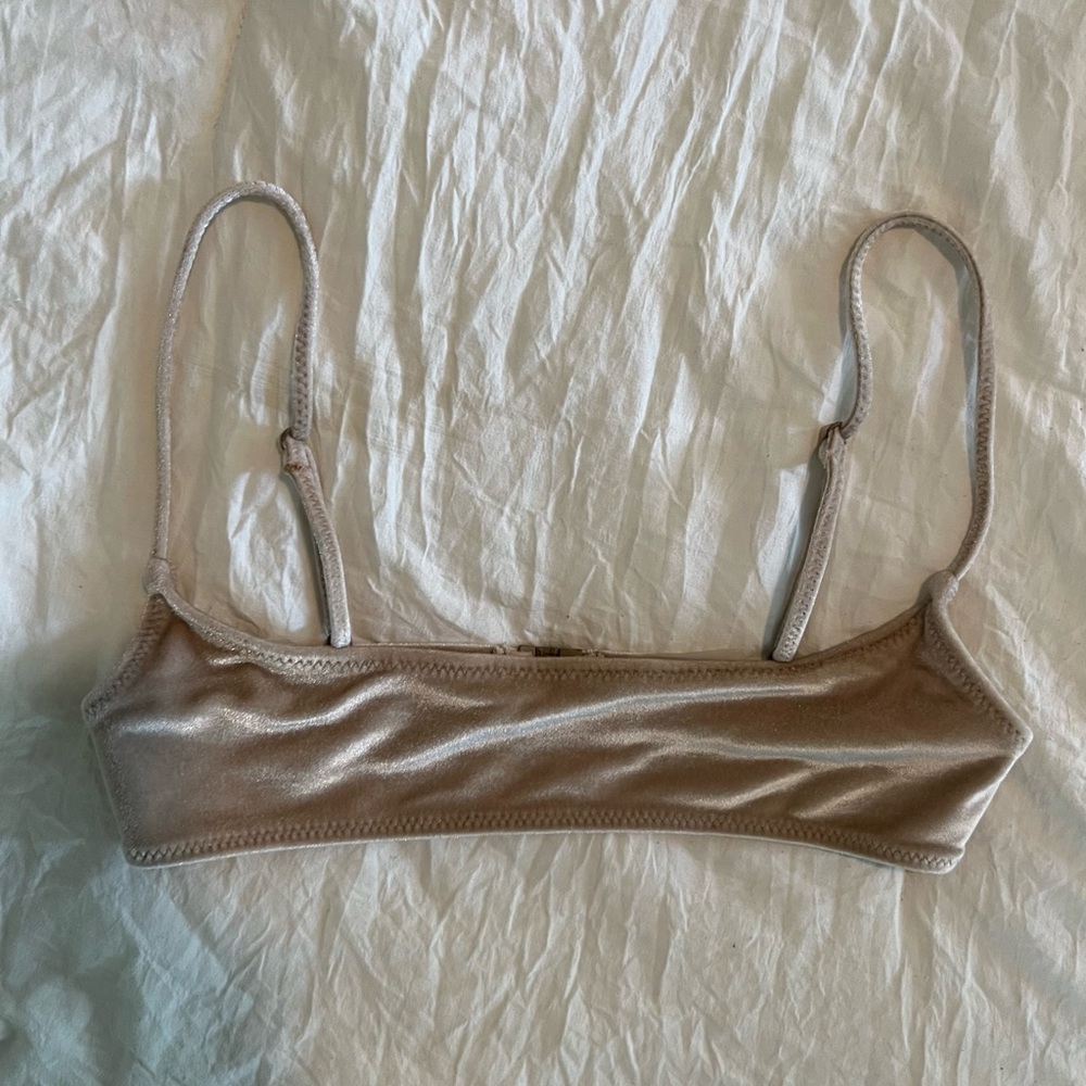 Mica Triangl Top in Gold / Beige